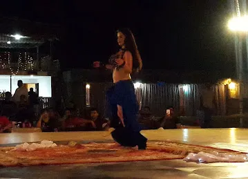 DUBAI BELLY DANCERS