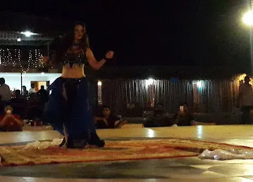 DUBAI BELLY DANCERS