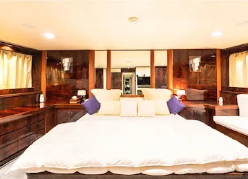 Dubai Boat Charter - Yacht Rental Dubai