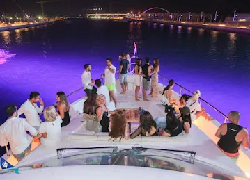 Dubai luxury yacht bay