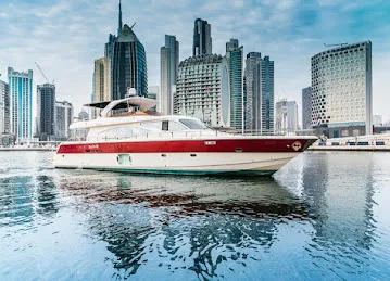 Dubai luxury yacht rental