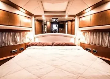 Dubai Royal Yachts & Boats Rental