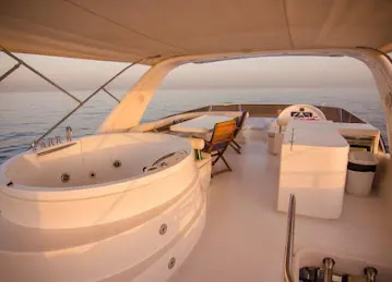 Dubai Yacht Ride | Party yacht rental-MTS