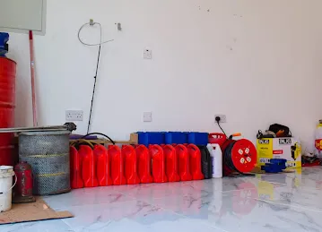 E E T Auto repair workshop