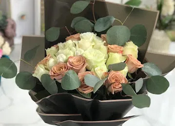 É L A N flowers