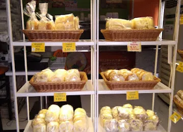 EAThan's Lomi Restaurant & Bakery
