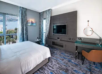 Edge Creekside Hotel
