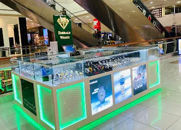 Emerald Wrist Watches-Al Wahda Mall