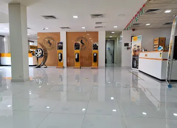 Emirates for Universal Tyres LLC