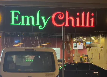 Emly Chilli , Oud Metha