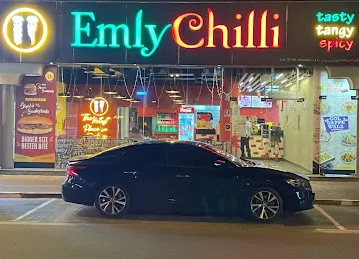 Emly Chilli , Oud Metha
