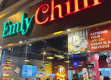 Emly Chilli , Oud Metha
