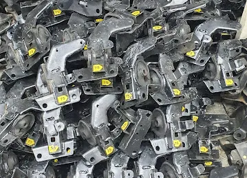 Engine mounting