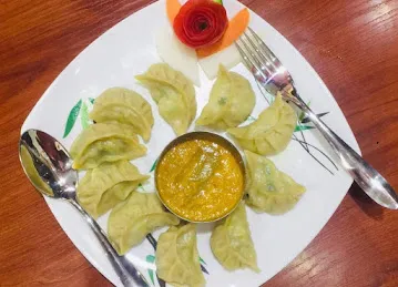EVEREST FOODLAND RESTAURANT & CAFE