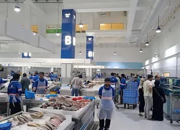 Fish shop 400 waterfront market