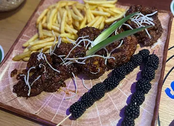 Fisherman's Hub - Royal Ascot Hotel