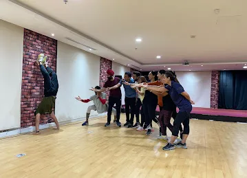 Fitbhangra Steps and Strings