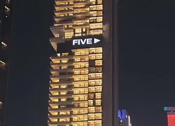 FIVE LUXE JBR