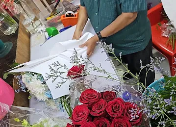 FLOWERS WORLD