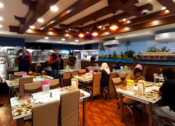 Food & Smile Restaurant & Grill