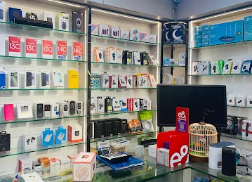 FOUR CROWN for Mobile phones & Accessories Trading Co.L.L.C