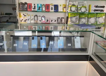 FOUR CROWN for Mobile phones & Accessories Trading Co.L.L.C