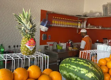 Fruits Monesh Juice فروتس منعش للعصائر