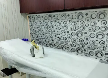 Gloss N Shine Ladies Beauty Salon & Spa
