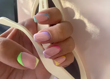 GlossyGlobe beauty salon