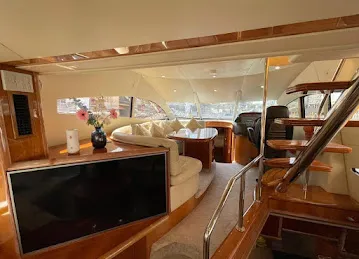 Gold Water Yacht - Water Sports