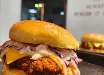 Golden Burger Cafeteria