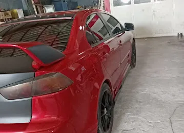 Green light auto service centre