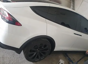 Green Shine auto repairing workshop