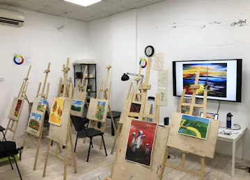 Greenland Arts Training 青草地画室