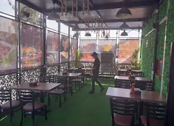 Grill Hub Restaurant & Cafe