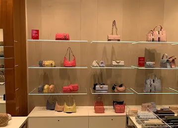 GUESS ACCESSORIES - Mirdiff City Center