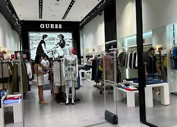GUESS OUTLET - The Outlet Village