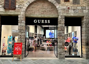 GUESS OUTLET - The Outlet Village