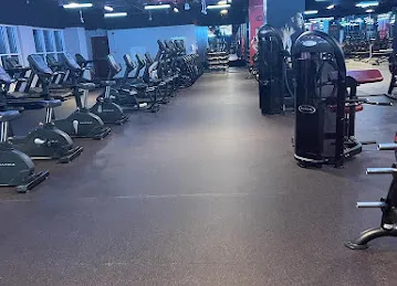 Gym personal trainer/ مدرب شخصي
