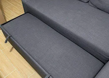 Hamdan use furniture