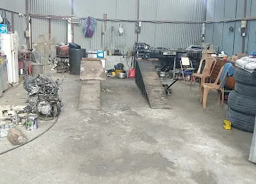 Hamood bin Nasser auto repairing garage (Rajesh garage)
