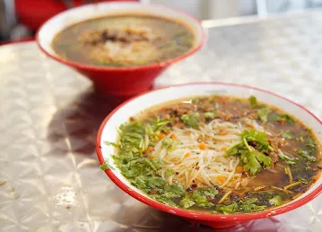 Happy rice noodles