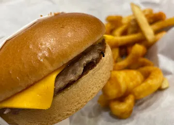 Hardees Khalifa Al-Ain