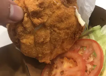 Hardees Khalifa Al-Ain