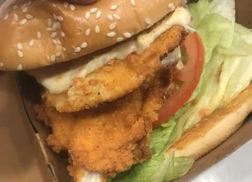 Hardees Khalifa Al-Ain