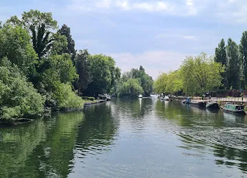 حلاق حديث الساعة
