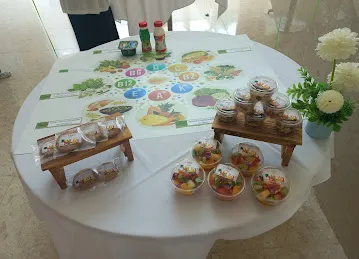 Honey Hazel Cafeteria