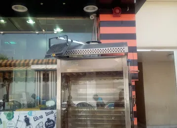 Hot Super Burger Cafeteria Al Satwa
