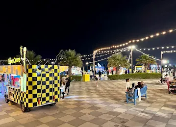 House of Pops, Kite Beach