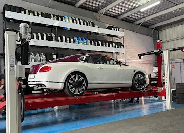 Hunter Tyres LLC - Tire shop in Dubai